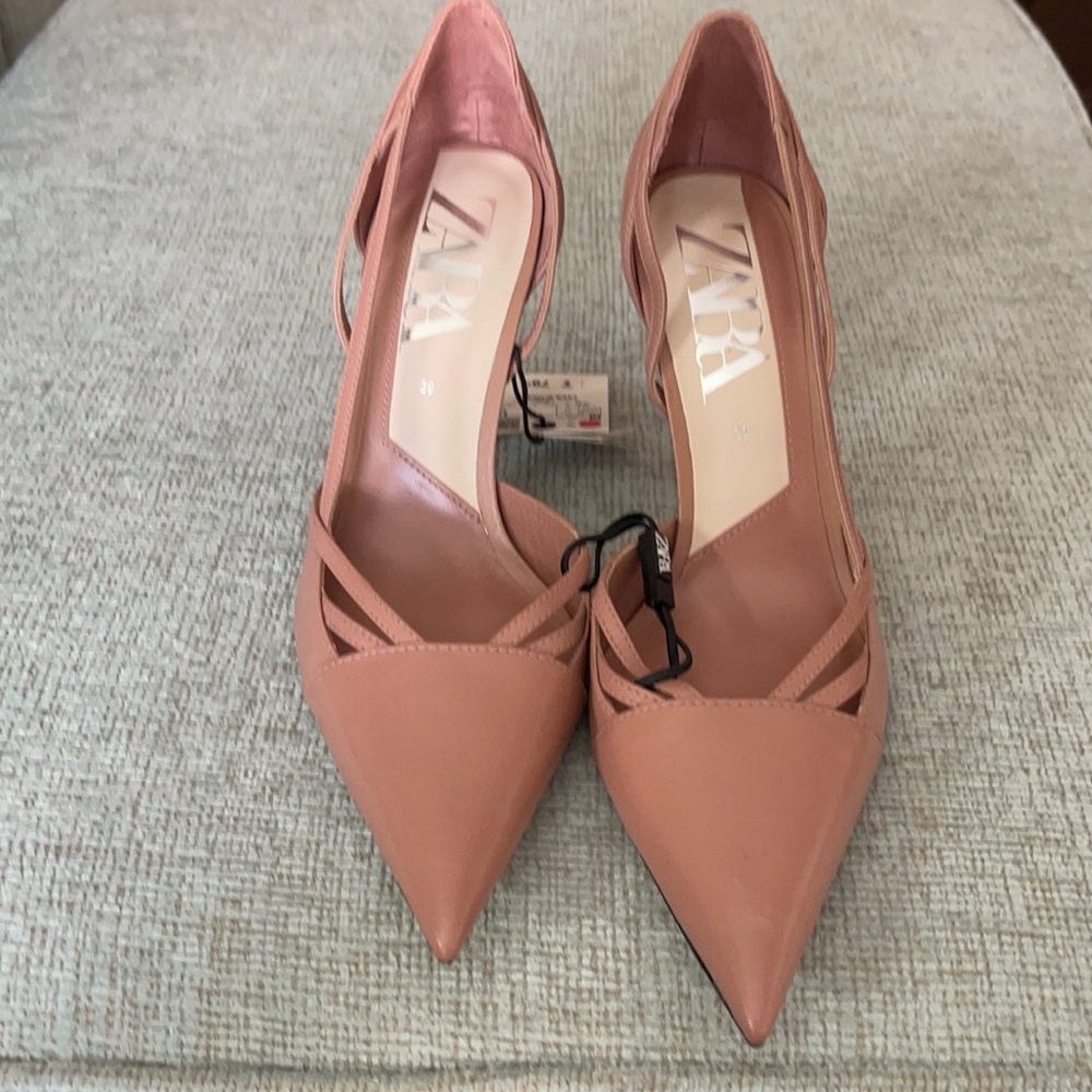 Rose beige ZARA pump